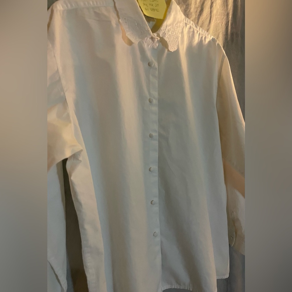 Gallagher Women's Classic White Button Down